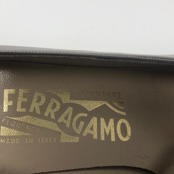 EUC Salvatore Ferragamo tan/ brown 7 1/2 heels - Picture 4 of 8